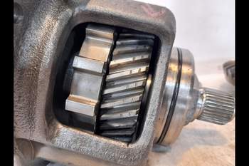 salg af John Deere 6215R  Differential, Rear Trransmission