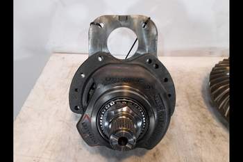 salg af John Deere 6215R  Differential, Rear Trransmission