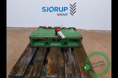 salg af John Deere 6215R  Weight