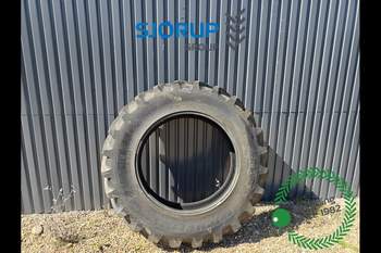 John Deere 6215R RIGHT Tire