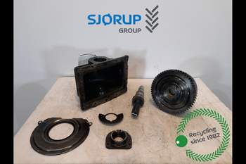 John Deere 6215R  Transferbox (4WD)