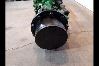 salg af John Deere 6215R  Front Axle