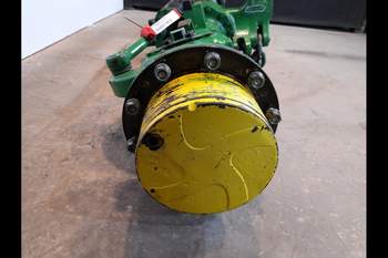 salg af John Deere 6215R  Front Axle