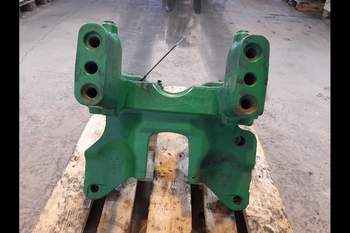 salg af John Deere 6215R  Front axle support