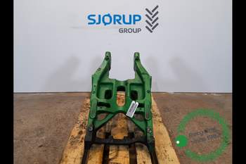 John Deere 6215R  Front axle support