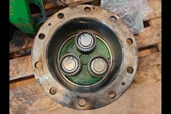 salg af Slutdrev John Deere 6215R Højre