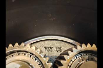 salg af Slutdrev John Deere 6215R Venstre