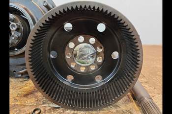 salg af Slutdrev John Deere 6215R Venstre