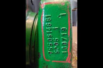 salg af Slutdrev John Deere 6215R Venstre