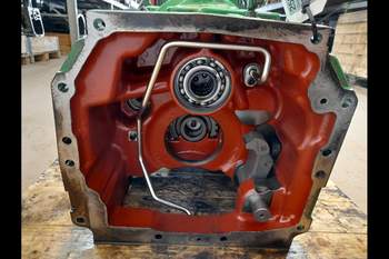 salg af John Deere 6215R  Transmission