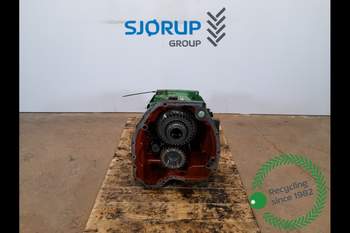 John Deere 6215R  Transmission