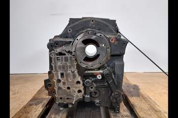 salg af John Deere 6215R  Transmission Housing