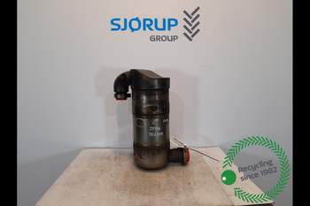 John Deere 6215R  Exhaust system catalyst