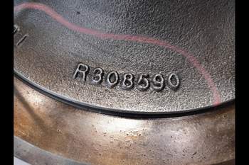 salg af Holder John Deere 6215R Venstre