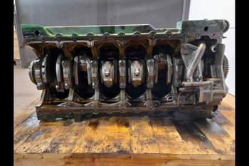 salg af John Deere 6215R  Shortblock