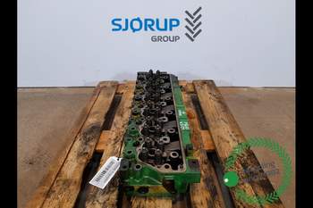 John Deere 6215R  Cylinder Head