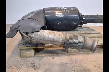 salg af John Deere 6215R  Exhaust System