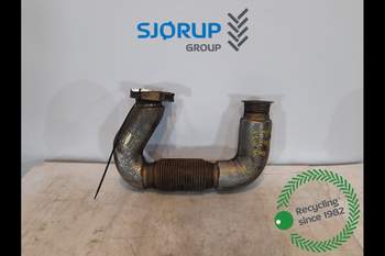 John Deere 6215R  Exhaust System