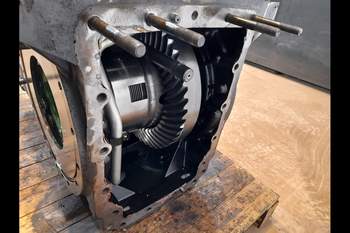 salg af Bagtøj Claas Axion 830