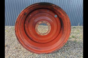 salg af Fælg Claas Axion 830 Bag Højre