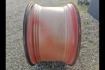 salg af Fælg Claas Axion 830 Bag Højre