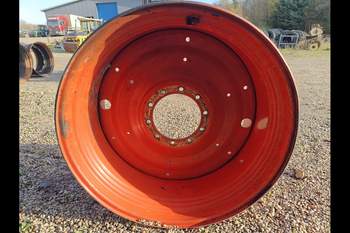 salg af Fælg Claas Axion 830 Bag Venstre