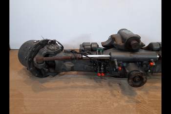 salg af Foraksel Claas Axion 830