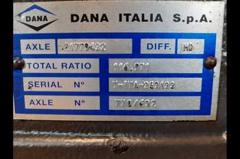 salg af Foraksel Claas Axion 830