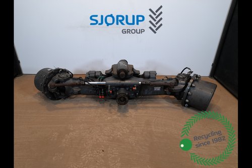 salg af Foraksel Claas Axion 830