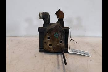 salg af Fjernudtagsventil Claas Axion 830