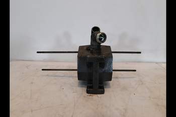 salg af Fjernudtagsventil Claas Axion 830