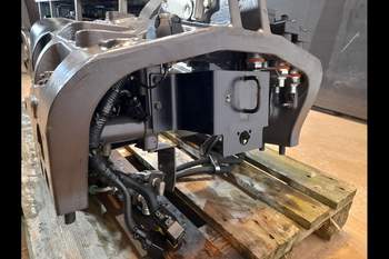 salg af Frontlift Claas Axion 830