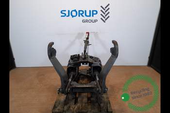 Frontlift Claas Axion 830