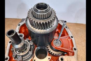 salg af Gearkasse Claas Axion 830