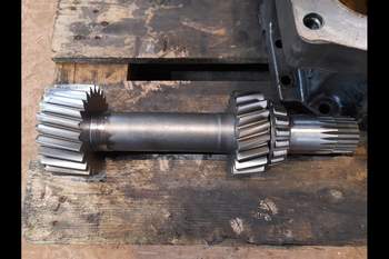 salg af Gearkasse Claas Axion 830