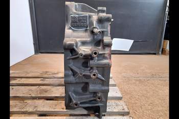 salg af Gearkassehus Claas Axion 830