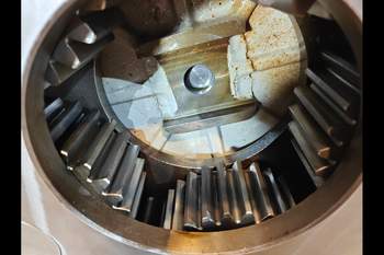 salg af John Deere 9530 RIGHT Rear axle final drive