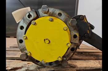 salg af Foraksel Slutdrev John Deere 9530 VÄNSTER