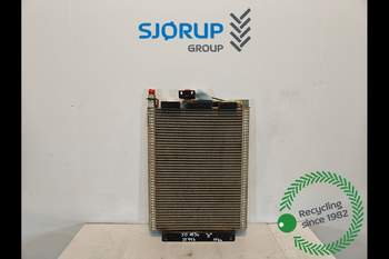 salg af Oljekylare John Deere 9530 