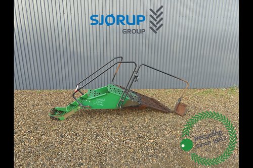 salg af Trinbræt John Deere 9530 VÄNSTER