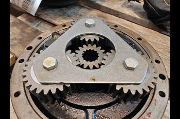 salg af Endandtrieb Vorderachse New Holland T6.160 RECHT