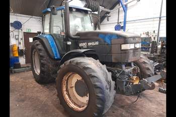 salg af New Holland 8560 traktor
