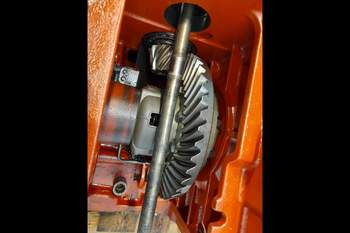 salg af Baktransmission New Holland 8560 