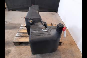 salg af Bränsletank New Holland 8560 