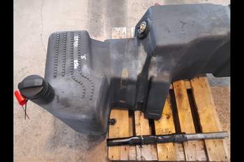 salg af Bränsletank New Holland 8560 