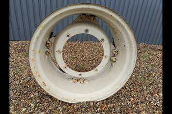 salg af Fælg New Holland 8560 For Højre