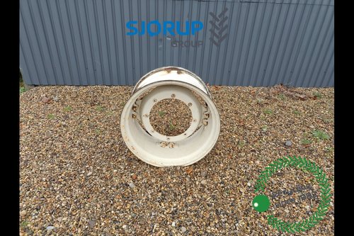 salg af Fælg New Holland 8560 For Højre