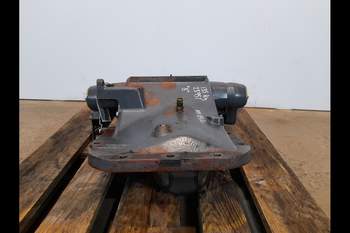 salg af Lyft New Holland 8560 