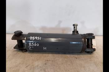salg af Begagnade lyftcylindrar New Holland 8560 HÖGER