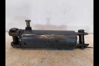 salg af Begagnade lyftcylindrar New Holland 8560 HÖGER